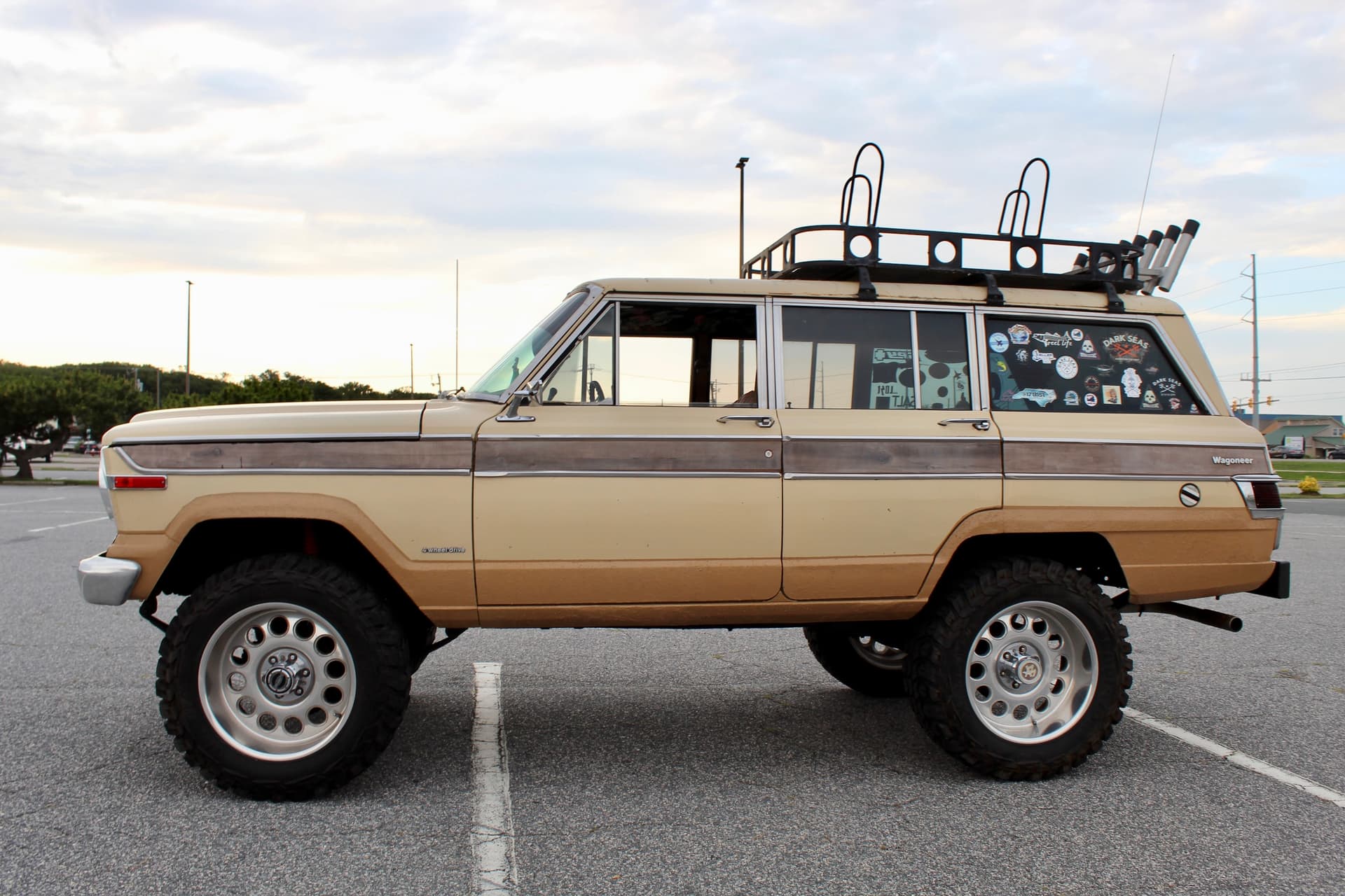 Jeep wagoneer