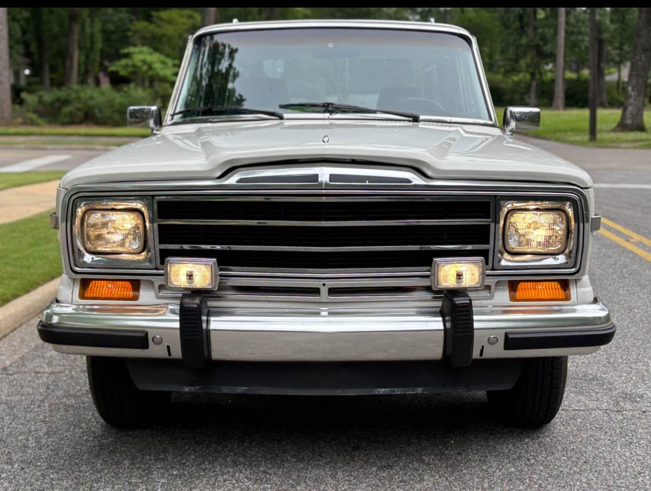 1987 Jeep Grand Wagoneer