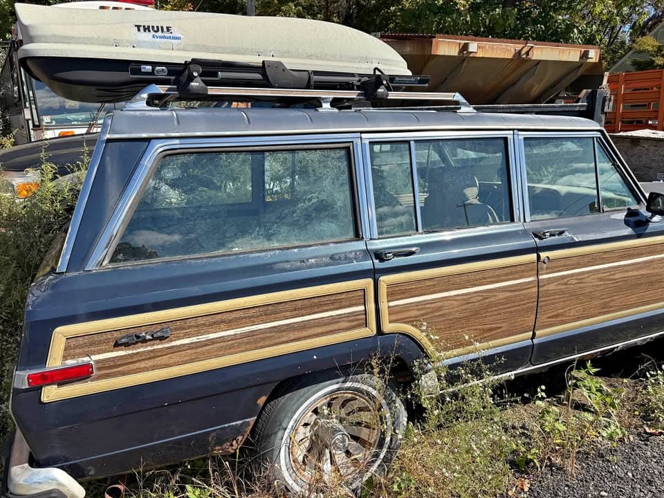 1991 Jeep Grand Wagoneer Sport Utility 4D