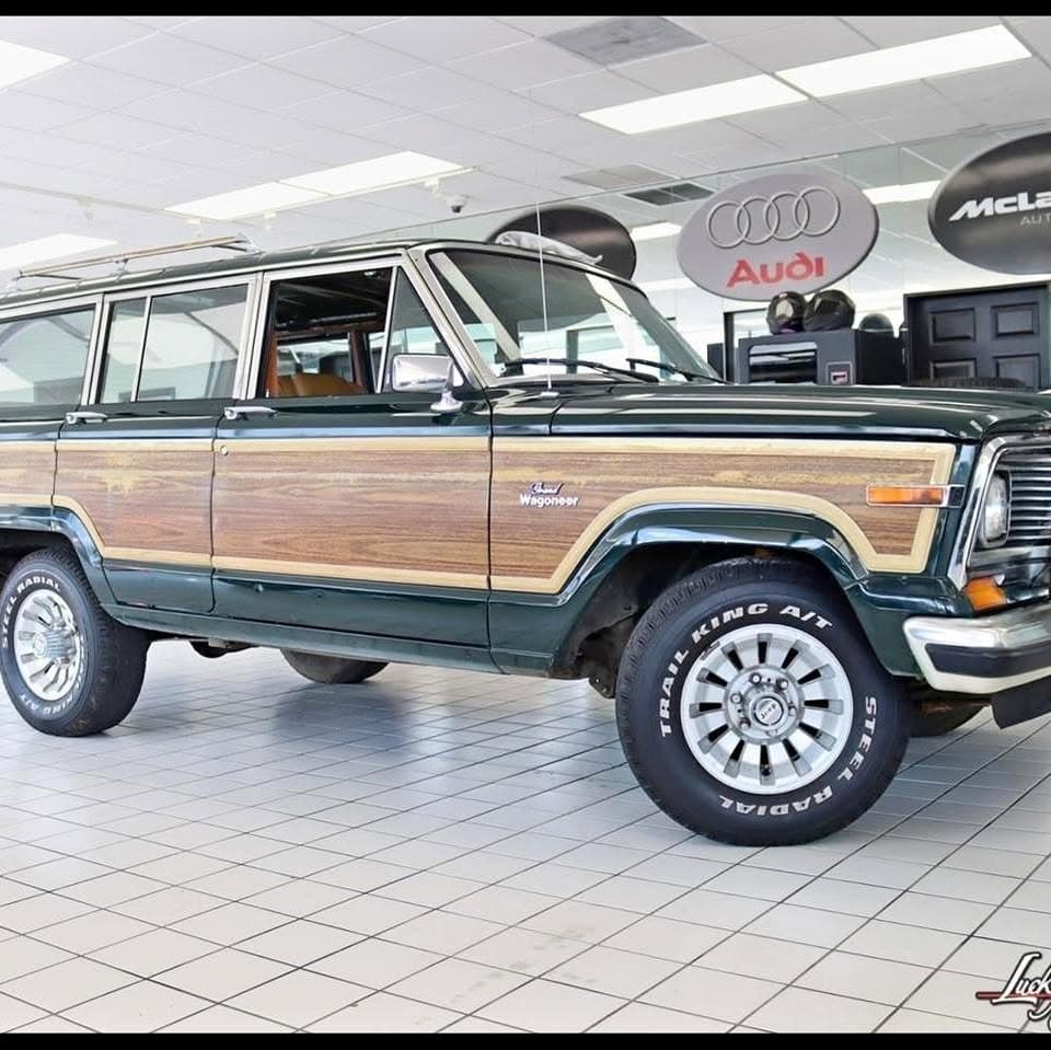 1984 Jeep Grand Wagoneer
