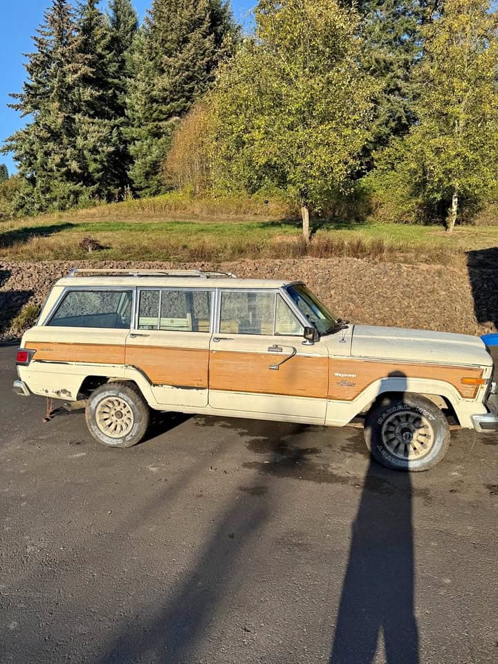 1982 Jeep Grand Wagoneer L