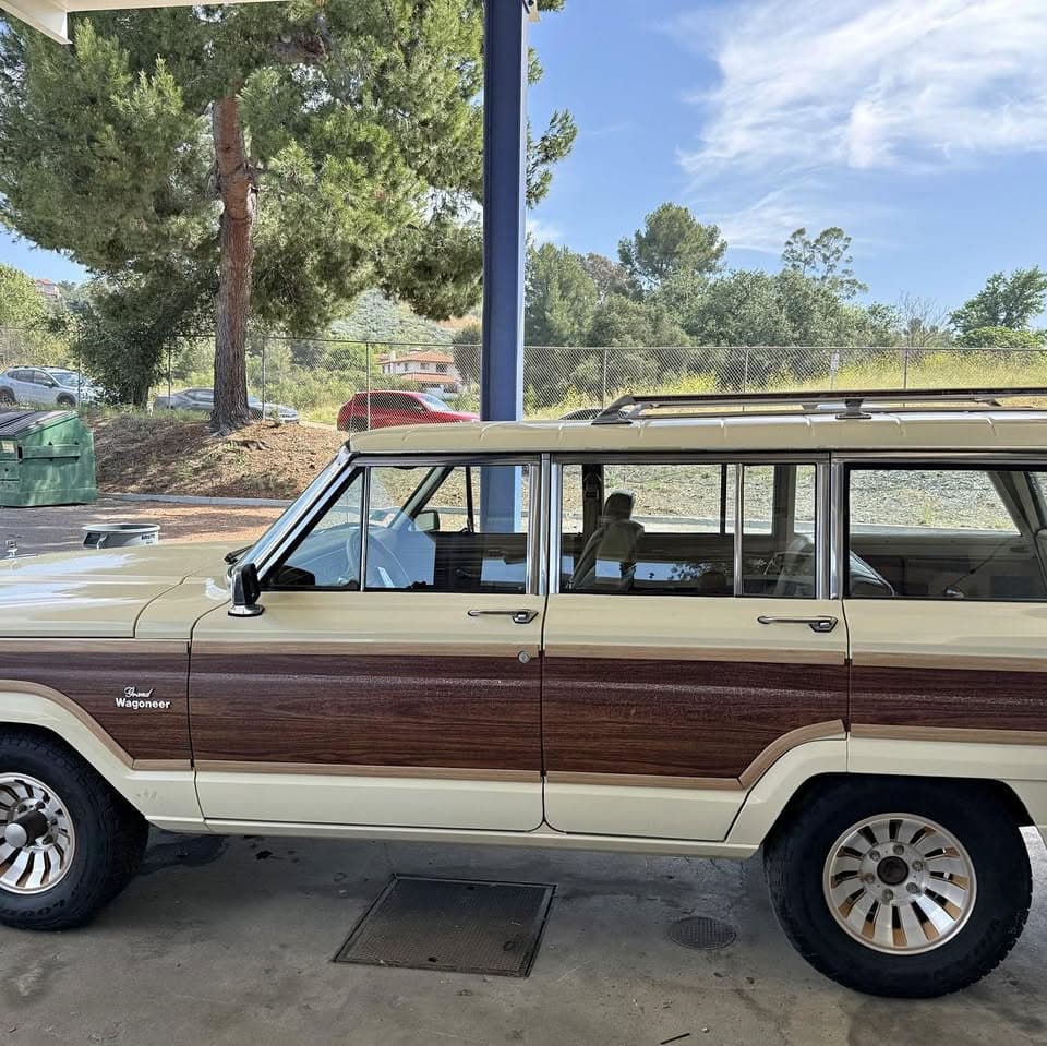 1986 Jeep Grand Wagoneer