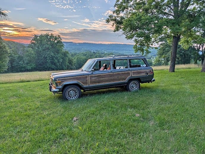 1990 Jeep Grand Wagoneer